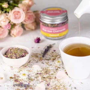 دمنوش گیاهی بابونه و گل محمدی مومنتی 200 گرمی